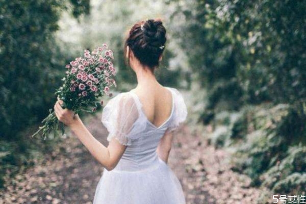 出轨很容易_什么样的女人容易出轨_出轨样容易女人出轨吗