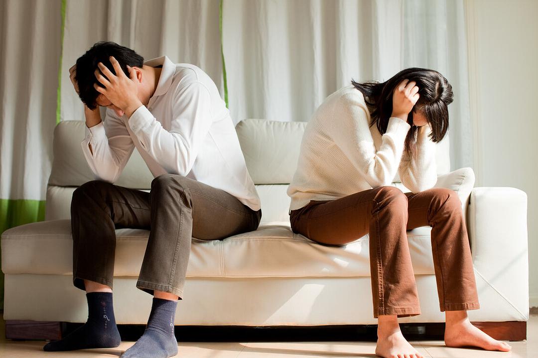 妻子出轨离婚_丈夫长期出轨，妻子要求离婚_妻子出轨欲离婚丈夫砍伤情敌